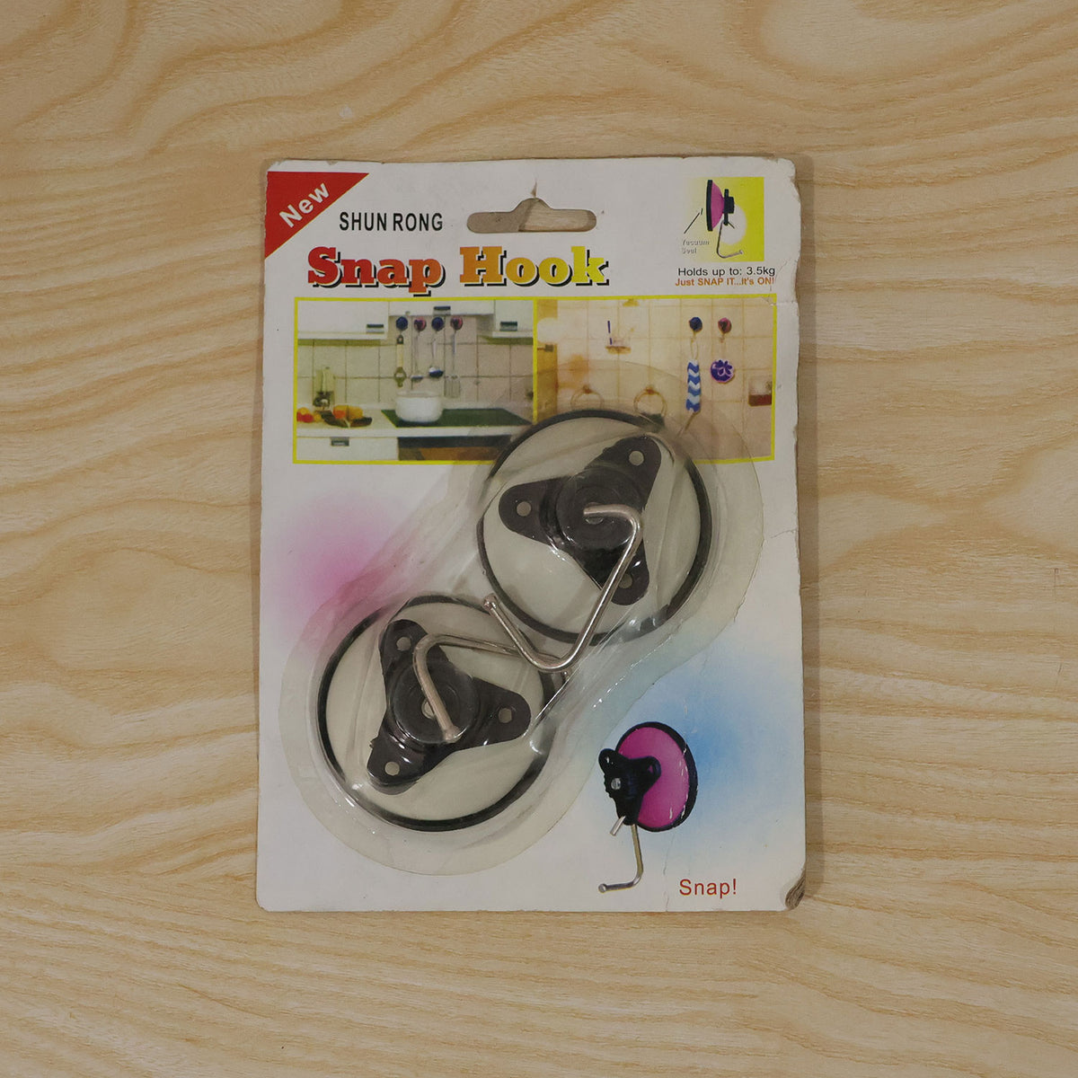 Suction cup snap wall hooks - actual card packing