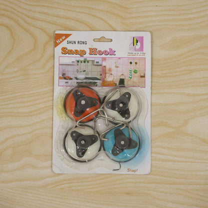 Suction cup snap wall hooks - actual card packing