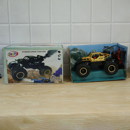 Remote control rock crawler toy with spray and lights 07