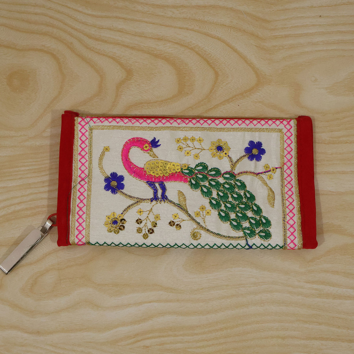 Clutch wallet carrying use