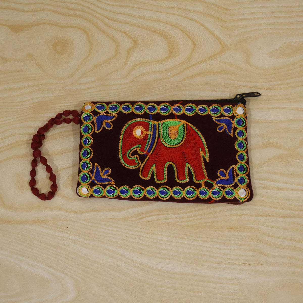 Clutch wallet carrying use