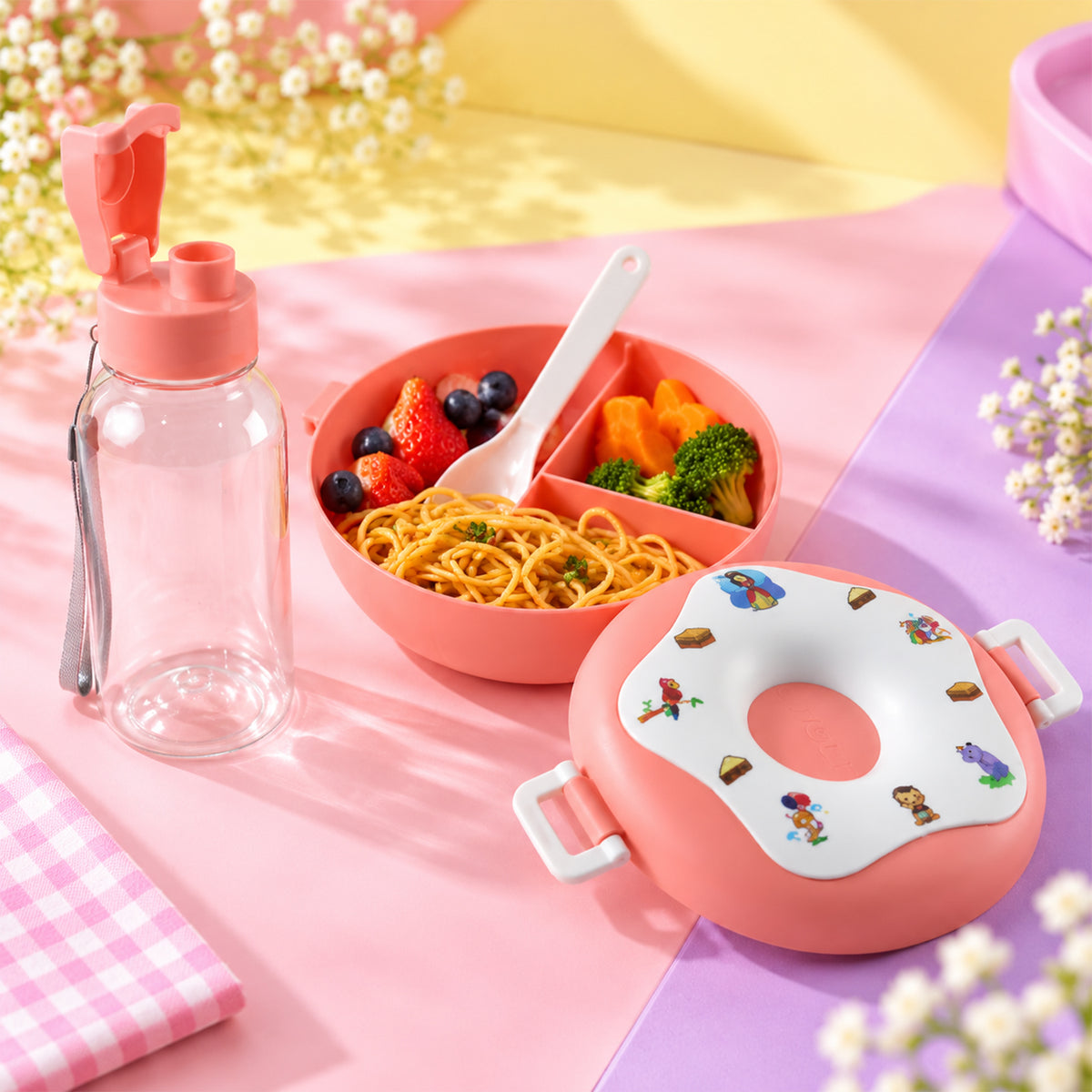 Kids plastic lunch box with water bottle view 01
