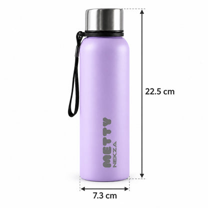 A light purple Metty water bottle with a silver cap and strap shows dimensions of 22.5 cm height and 7.3 cm width.