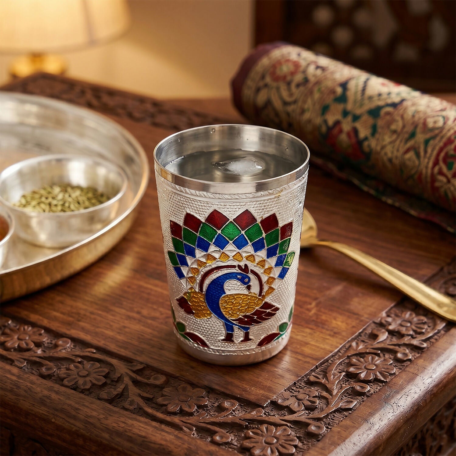 Detailed texture of silver sheet on drinking glass