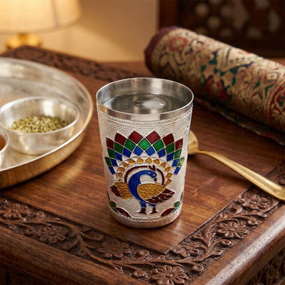 Detailed texture of silver sheet on drinking glass