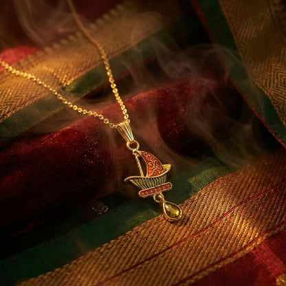 Stylish Steamer Boat Design Pendant Necklace with Chain for Women