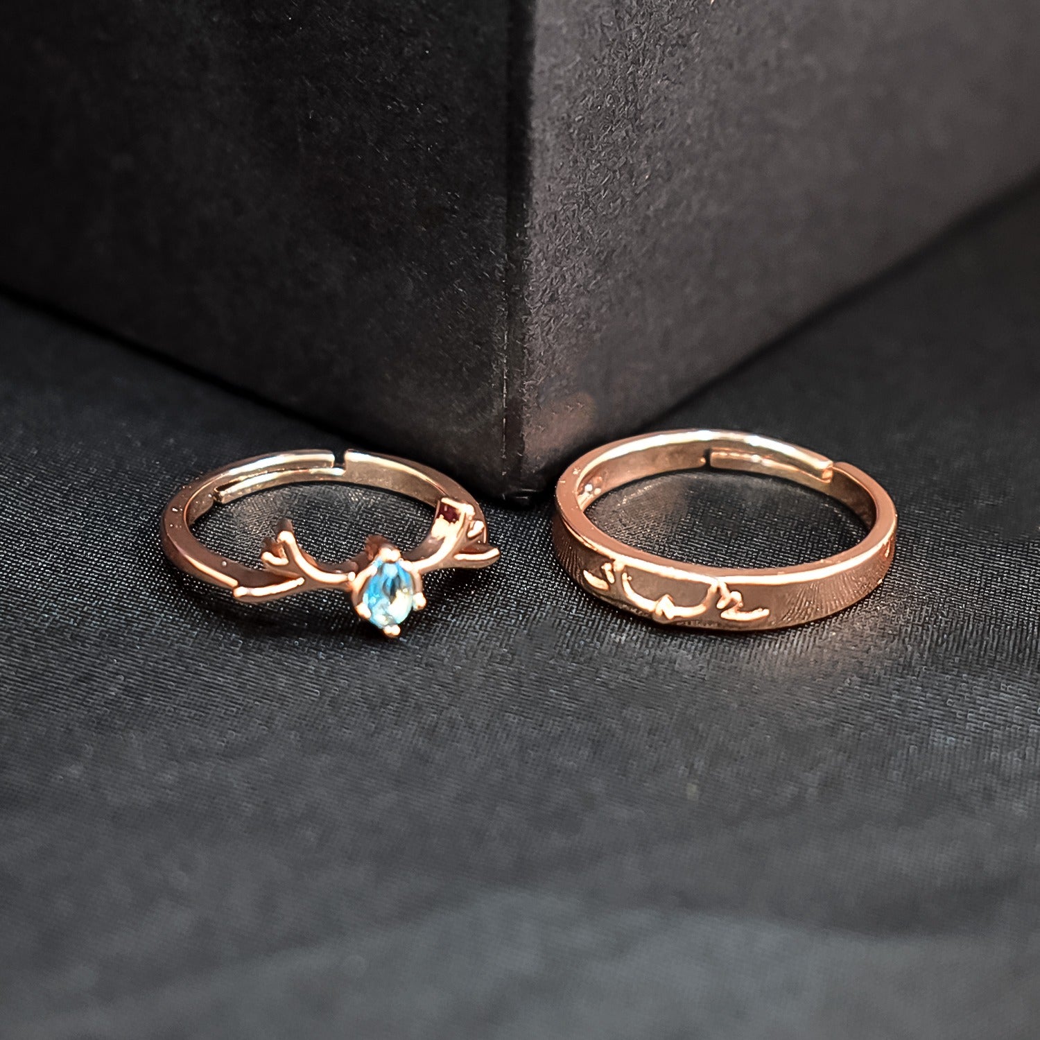 Golden Couple Rings Set with Diamond