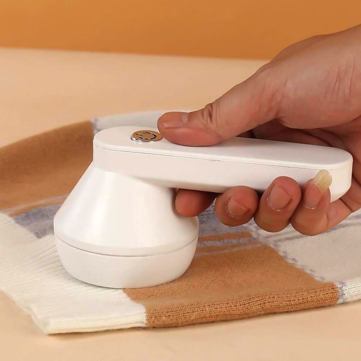 Portable Lint Remover with USB Cable (1 Pc)