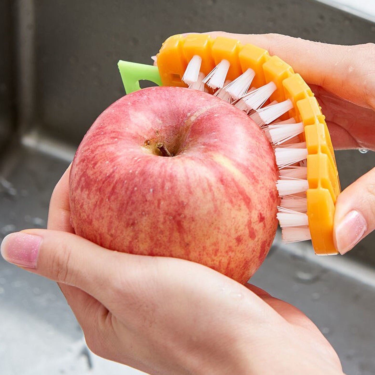 Carrot-Shaped Non-Toxic Vegetable Scrubbing Brush for Fruits & Veggies