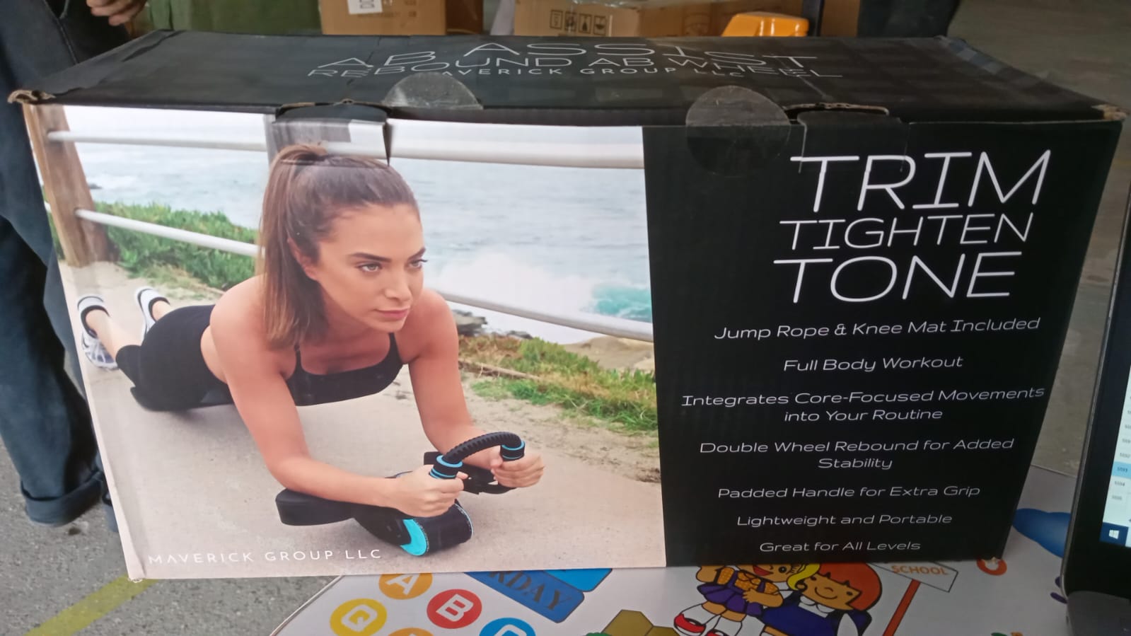 Abdominal Wheel Roller with Elbow Support, Timer & Skipping Rope (1 Set)