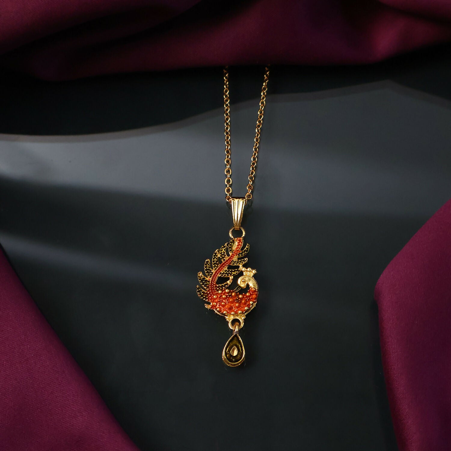 Graceful Peacock Motif Pendant Necklace with Chain for Women