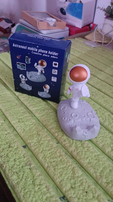 Mobile Holder Astronaut Phone Stand Planet Creative Fun 3D Design (1 Pc)