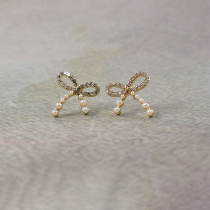 Chic Pearl Wreath Bow Earrings – Premium Design