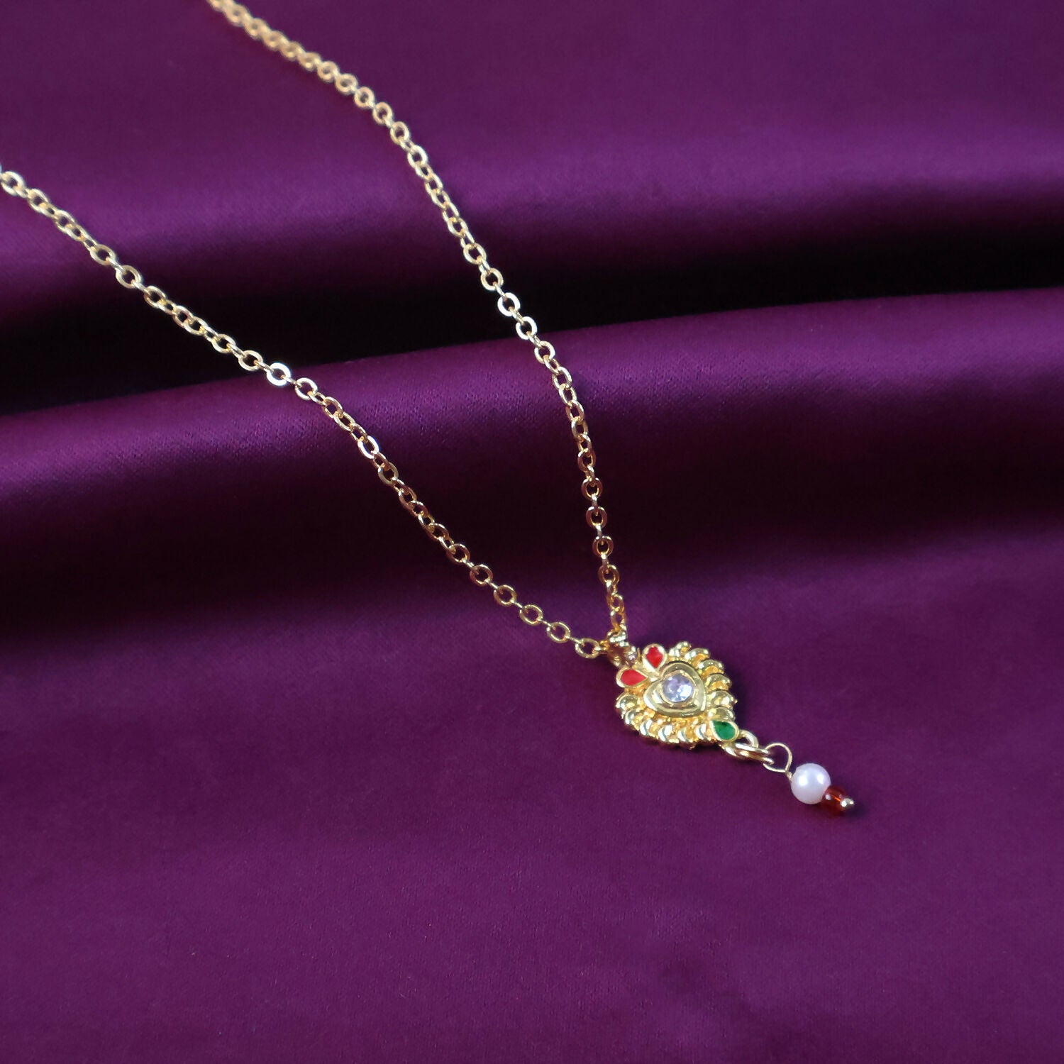 Elegant Heart Motif Pendant Necklace with Chain for Women