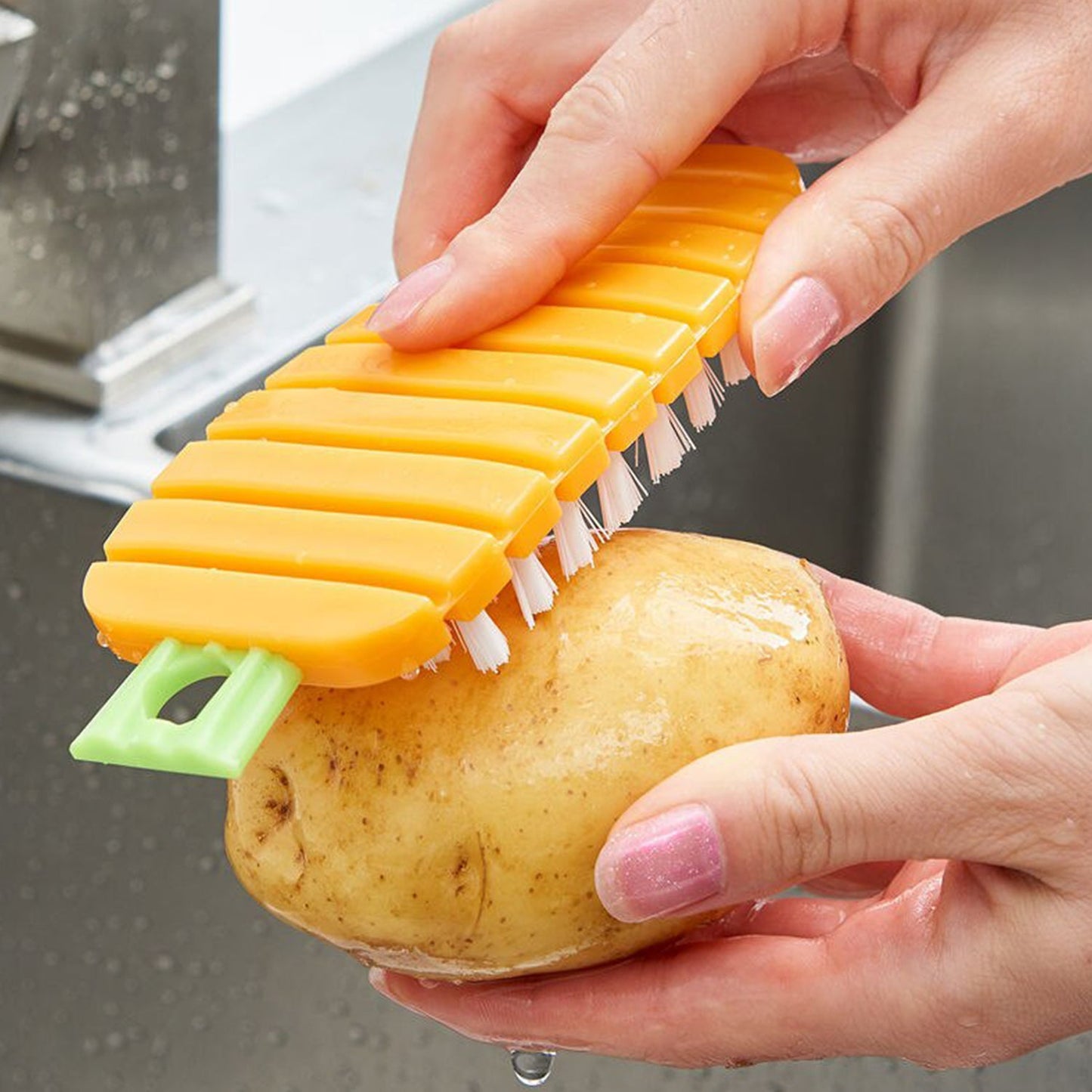 Carrot-Shaped Non-Toxic Vegetable Scrubbing Brush for Fruits & Veggies