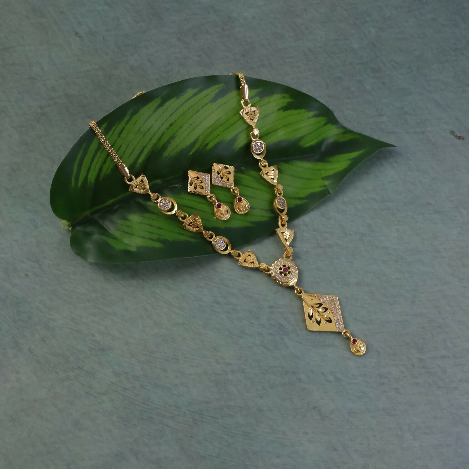 Elegant necklace set with matching earrings, ideal for festive occasions