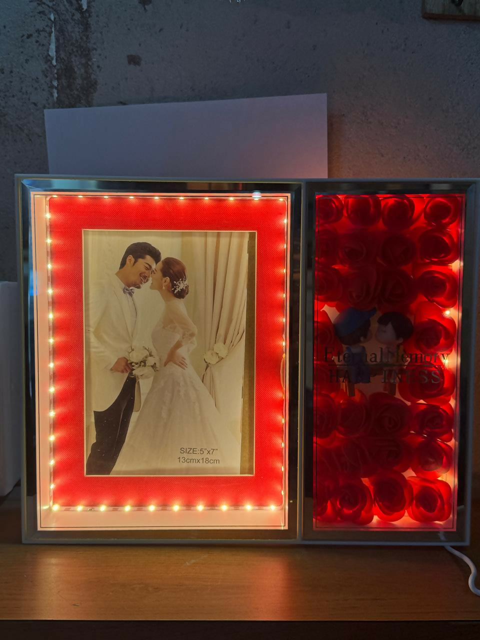 Romantic Dual-Panel LED Photo Frame with Rose Box | Warm Light 5x7 Inch Photo Frame for Couples, Anniversary, Wedding & Home Decor | Illuminated Foldable Love Frame with Artificial Roses – USB Powered Gift for Partner