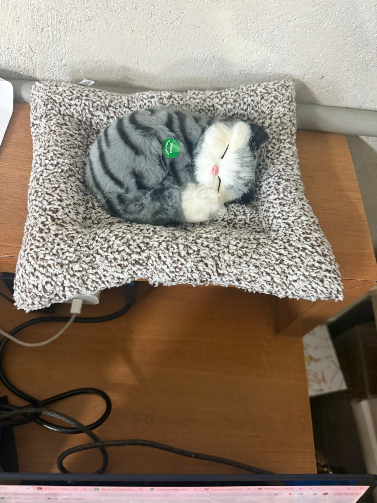 Sleeping Cat Plush Toy with Cushion for Car Dashboard, Home Decor Showpiece