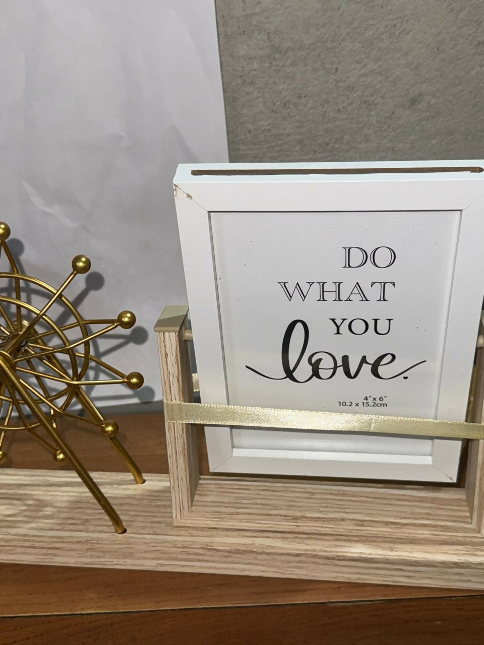 Premium Wooden Base Ferris Wheel Decorative Showpiece with Inspirational “Do What You Love” Photo Frame | Modern Home Decor Table Accent | Gift for Birthday, Anniversary, Housewarming | Living Room, Bedroom, Office Decoration