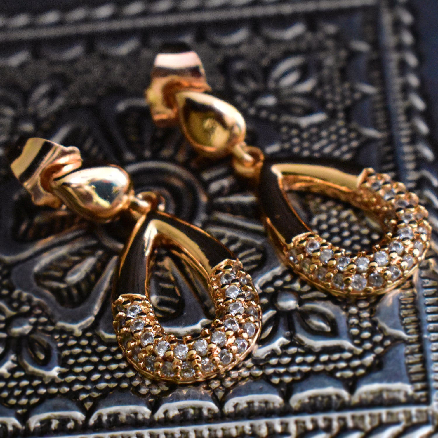 Timeless Traditional Earrings - Classic Elegance and Style