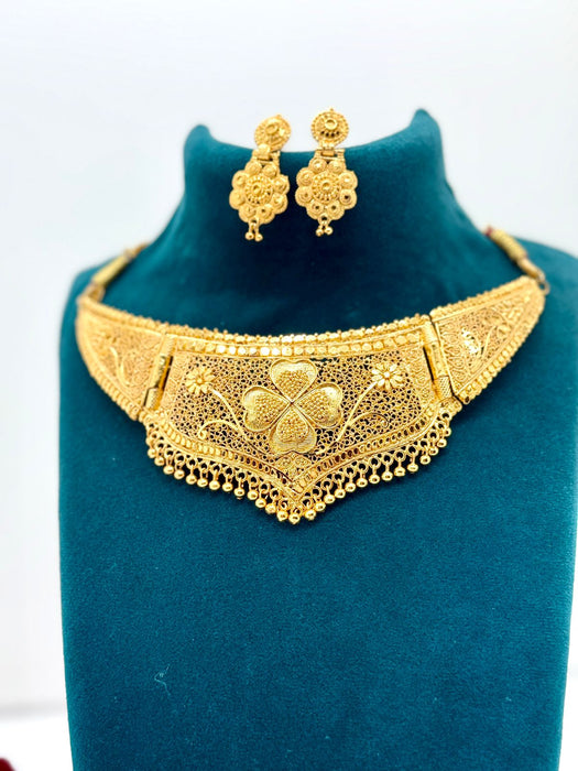 Choker Haar with Matching Earrings – Traditional Bridal Jewellery Set