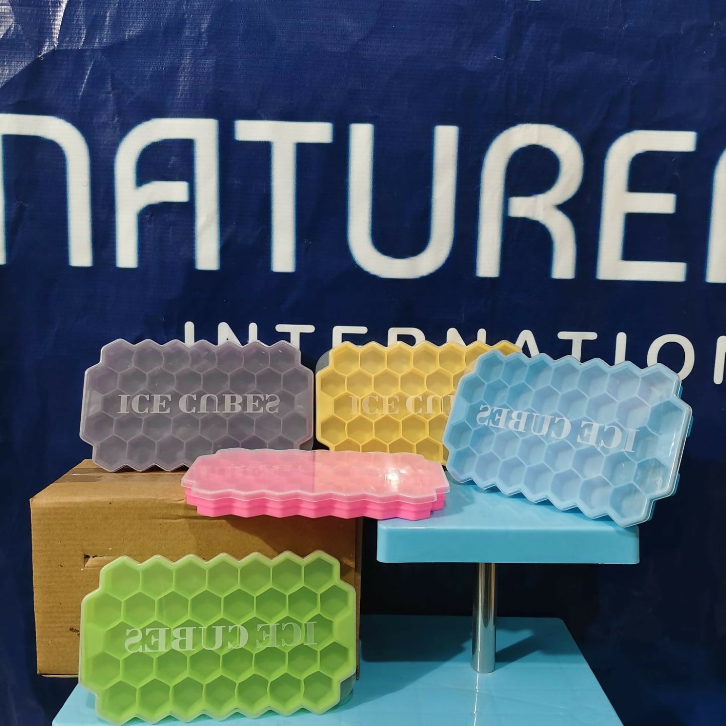 Honey Ice Tray with lid pack of 5