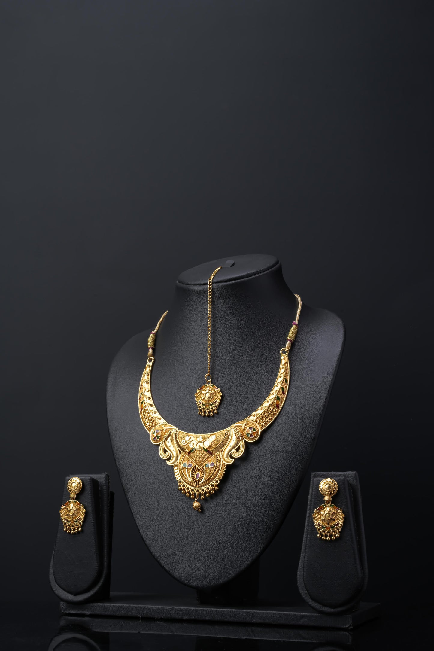 Women's Royal Choker Set with Earrings and Tika