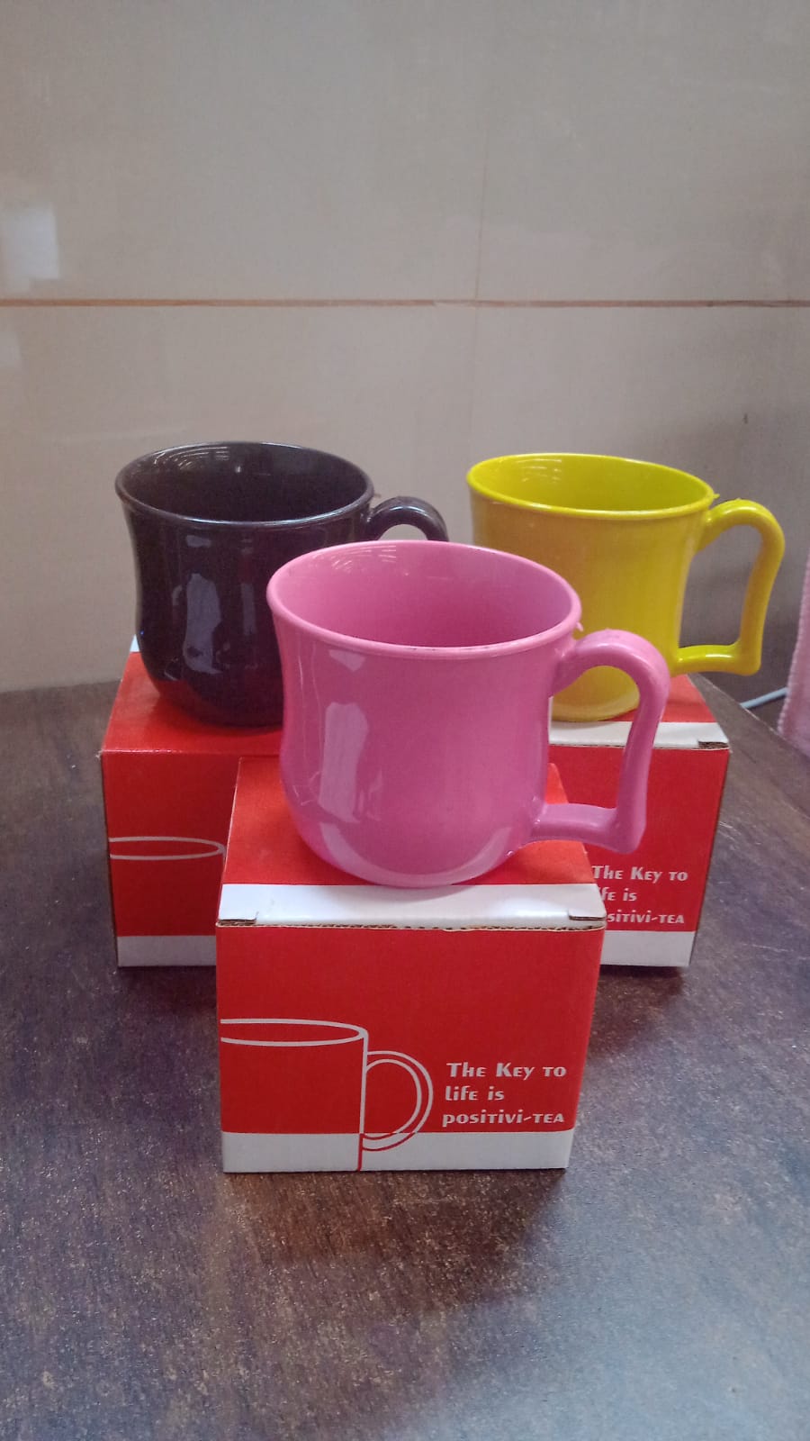 Customized Premium Plastic Coffee / Tea Cups / Mug with Handle (1 Pc / With Color Box / Mix Color)