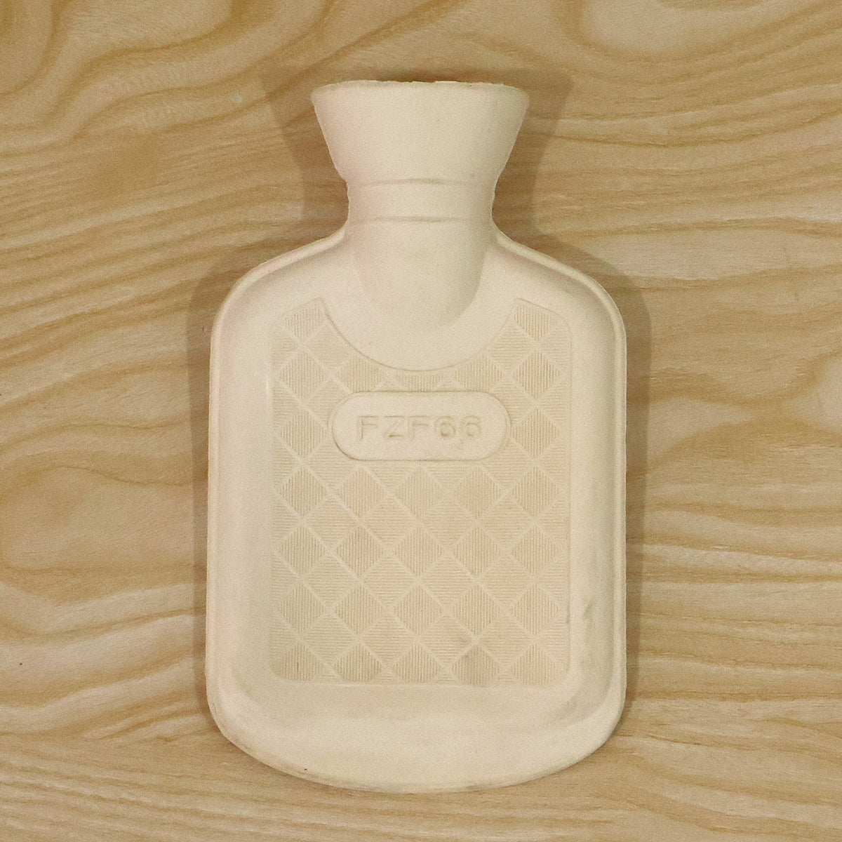 Rubber Hot Water Bag with Diamond Texture and Removable Screw Cap (1 Pc)
