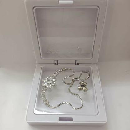 Sparkling AD Bracelet With Floral Motif