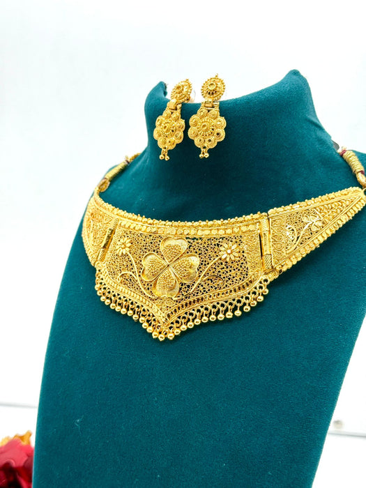 Choker Haar with Matching Earrings – Traditional Bridal Jewellery Set