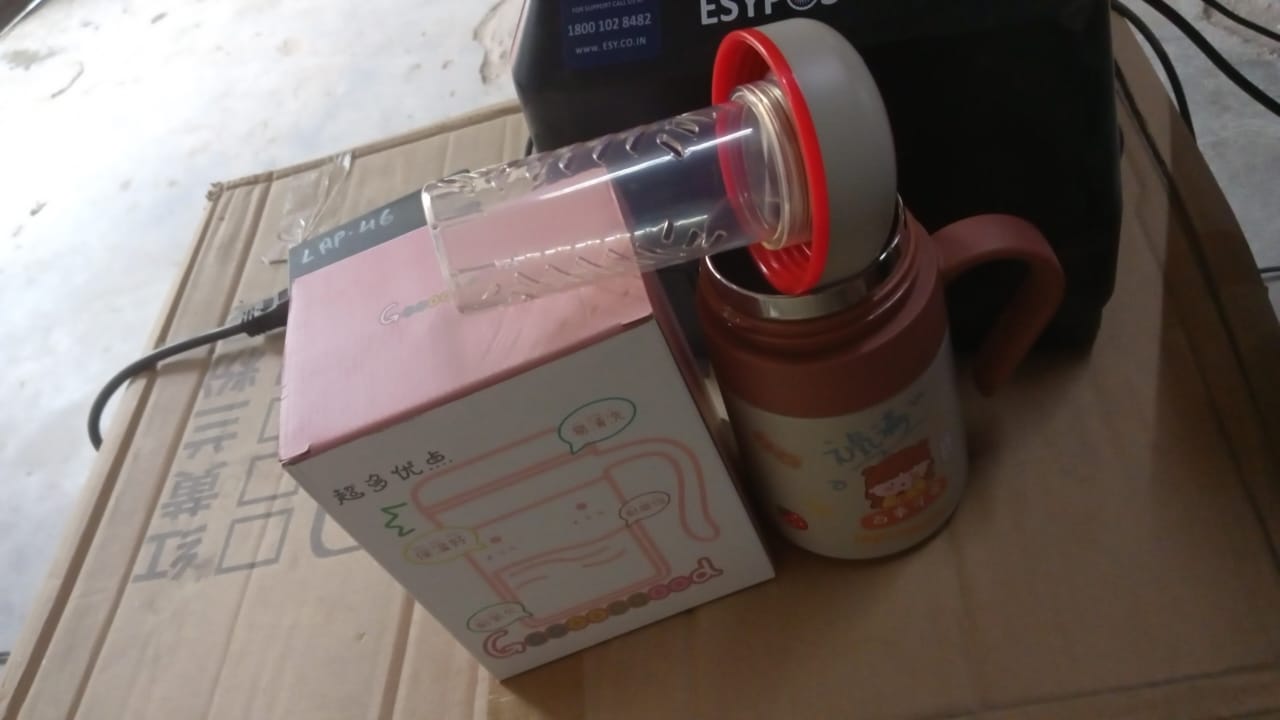 Stainless Steel Mug / Bottle Vacuum Insulated Cup with Handle & Small cup, Tumbler (550 ML)