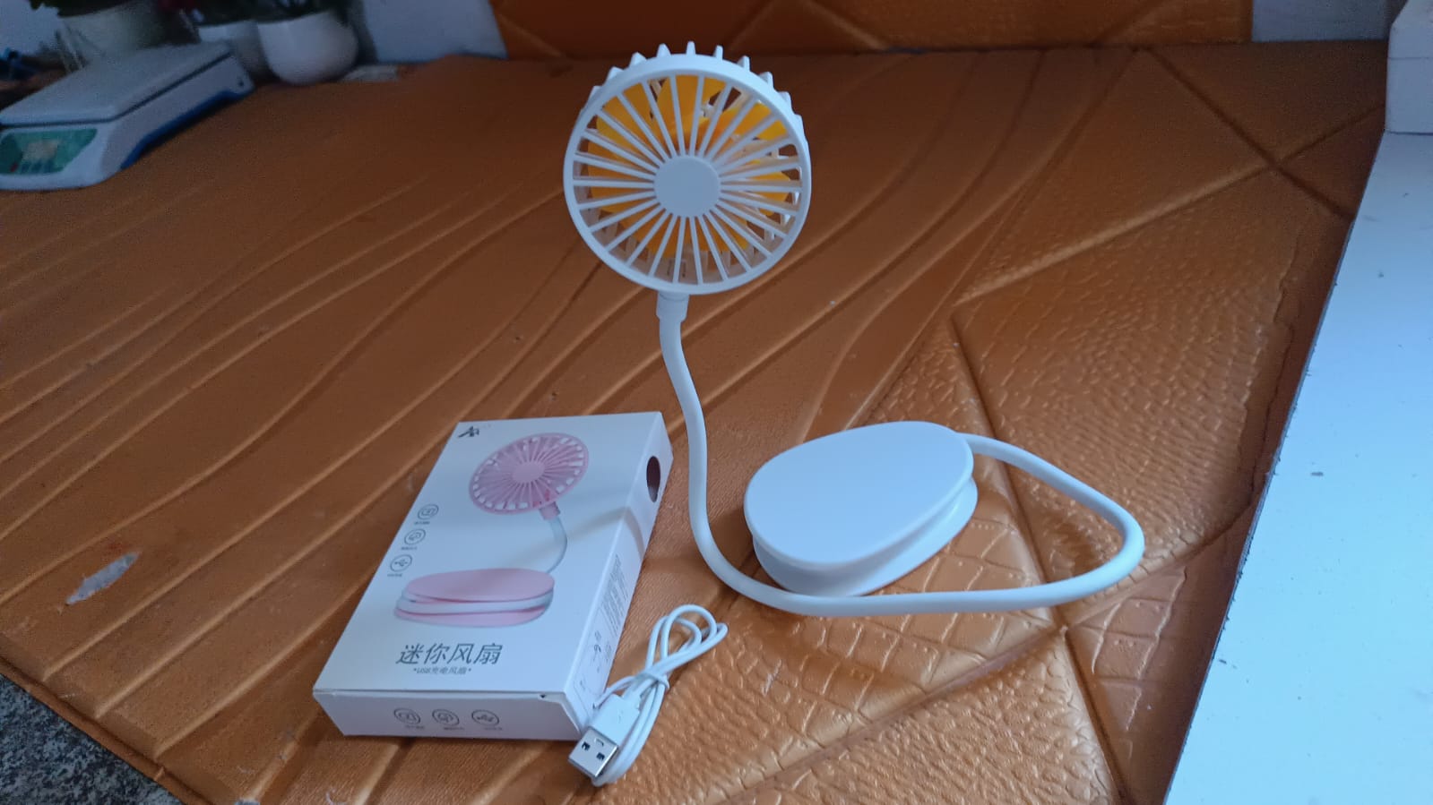 Mini USB Fan - Compact, Portable Cooling Solution (1 Pc)