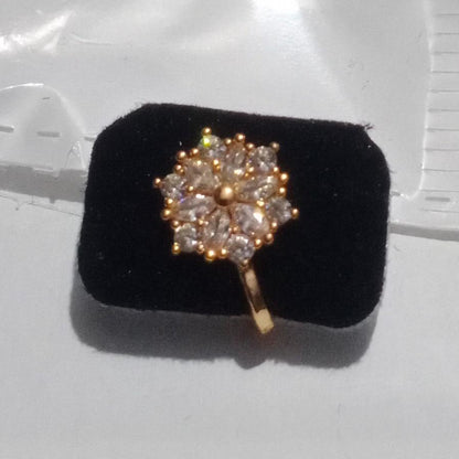 Anti Tarnish Stylish Floral Nose Stud for Women & Girls – Elegant Jewelry Piece