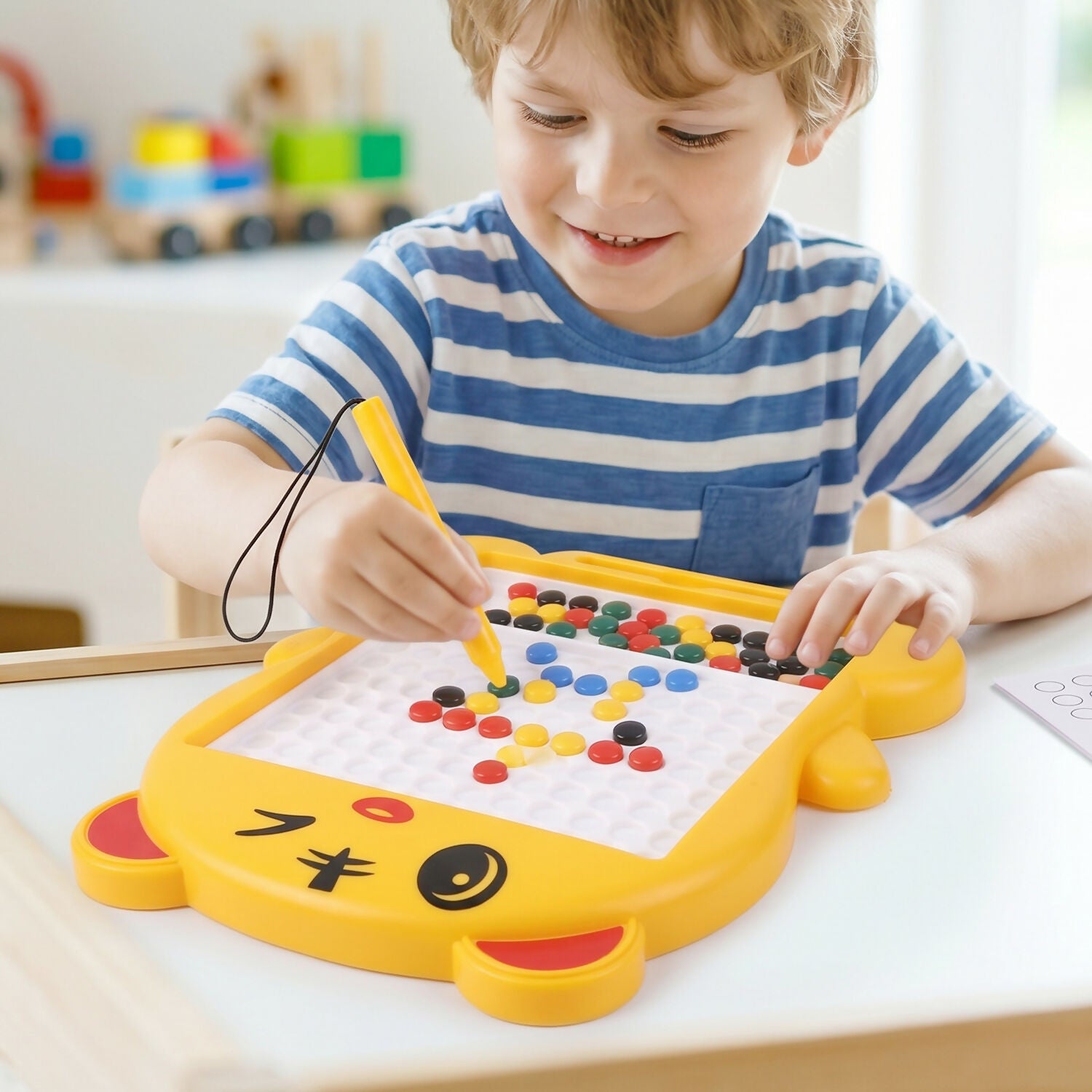 Magnetic-Drawing-Board-3