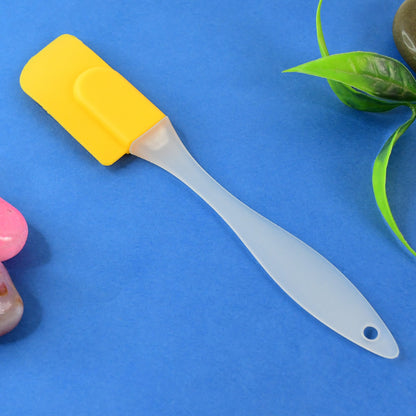 Close-up of silicone spatula head