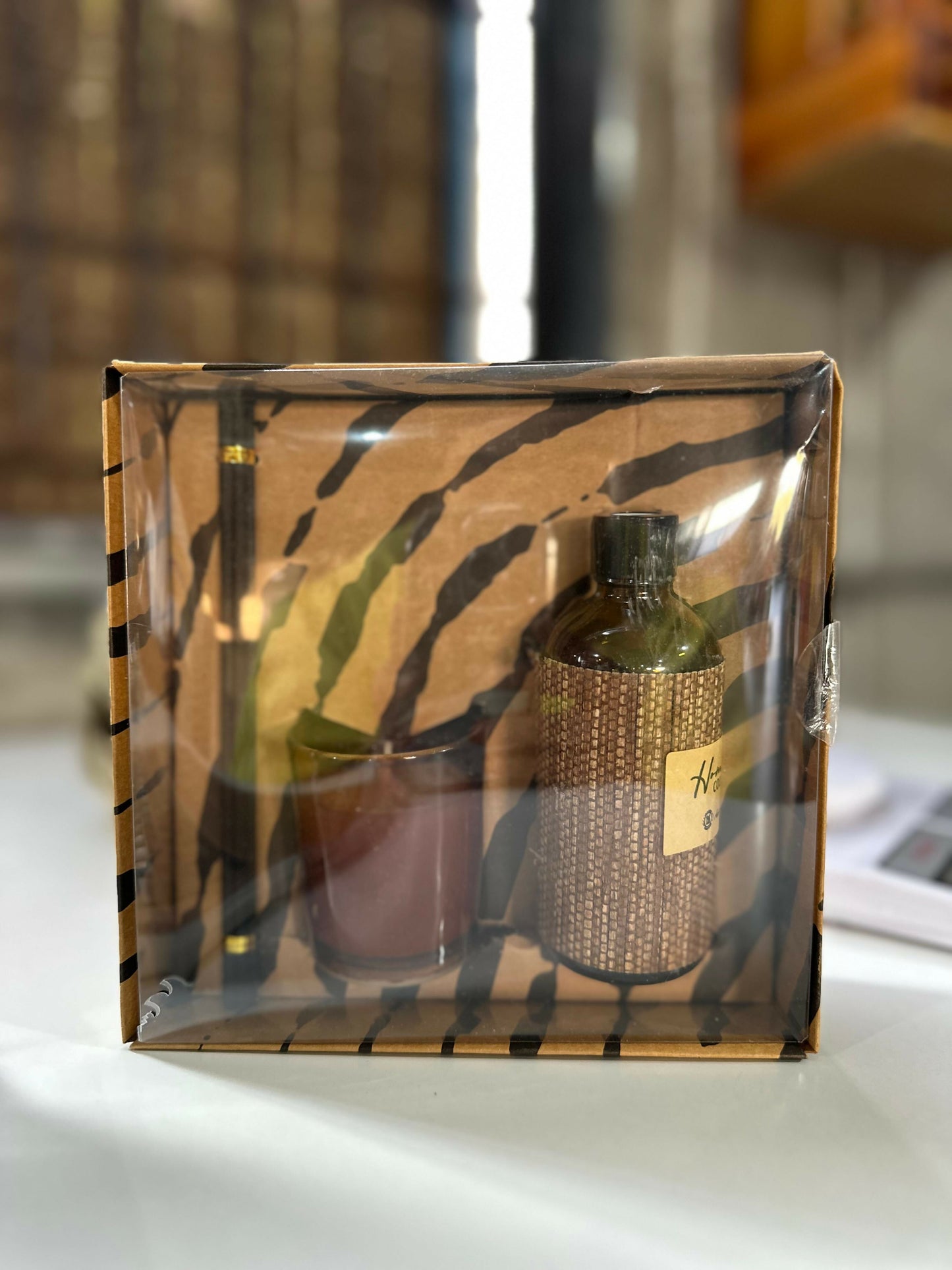 Luxury Sandalwood Scented Candle & Diffuser Gift Set – Home Collection Premium Aromatherapy Combo with Decorative Box | Relaxing Home Fragrance Set for Living Room, Bedroom & Gifting