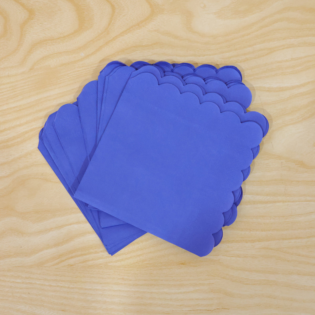 Blue Scalloped Edge Disposable Paper Napkins for Parties (30 Pc)