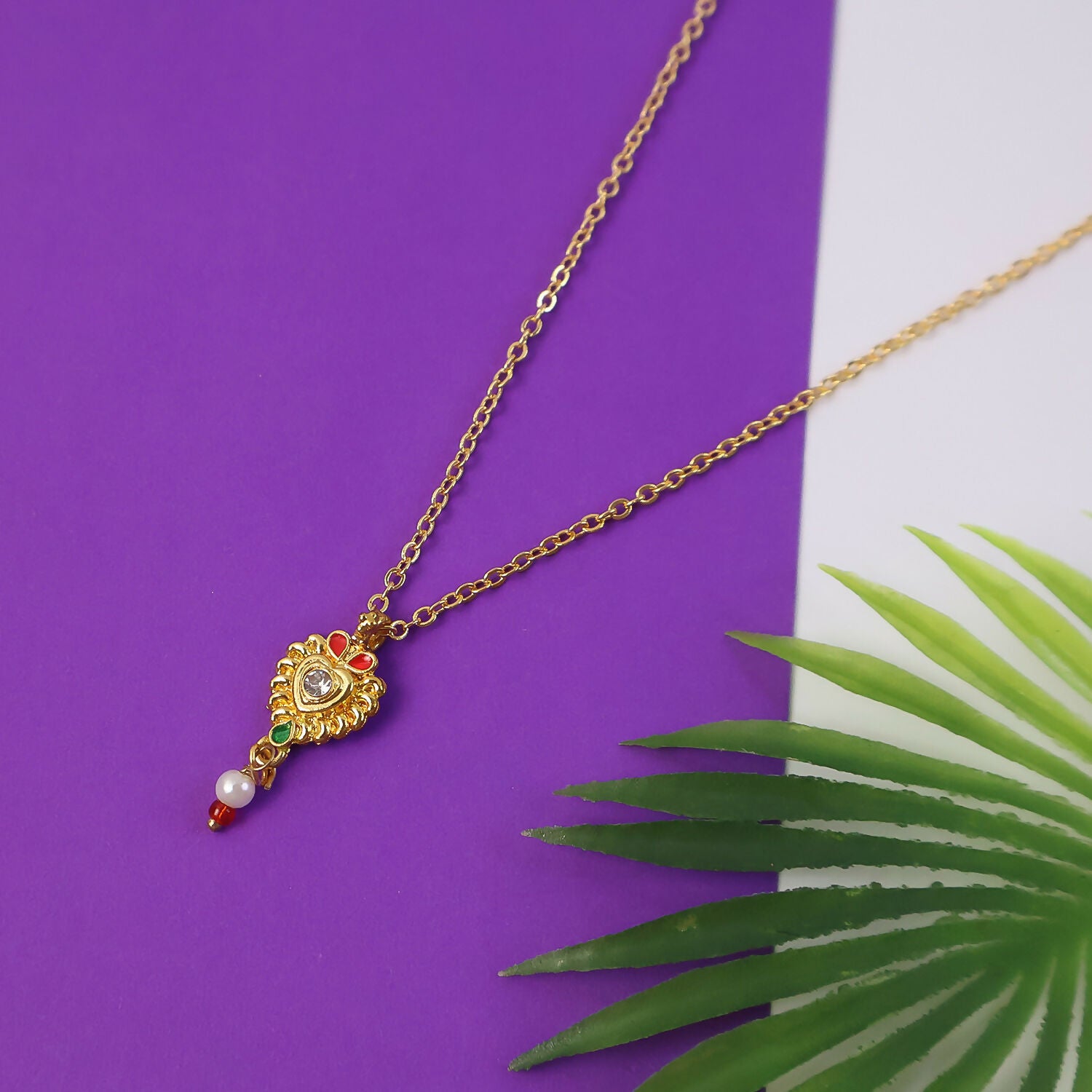 Elegant Heart Motif Pendant Necklace with Chain for Women