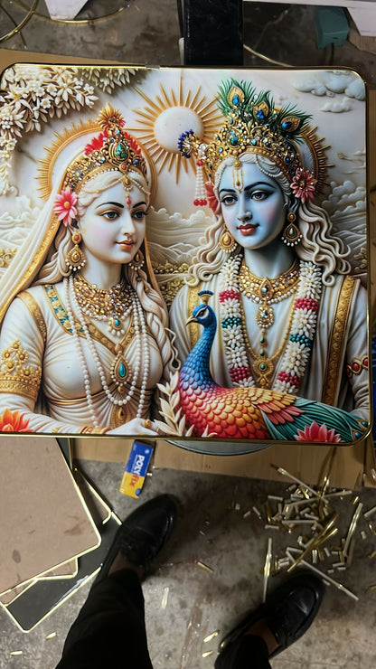 Side view showing rounded edges of Radha Krishna art frame