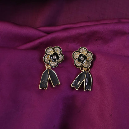 Elegant Korean Style Leaf Pearl Stud Earrings for Women – Gold Plated Designer Party & Daily Wear Earrings