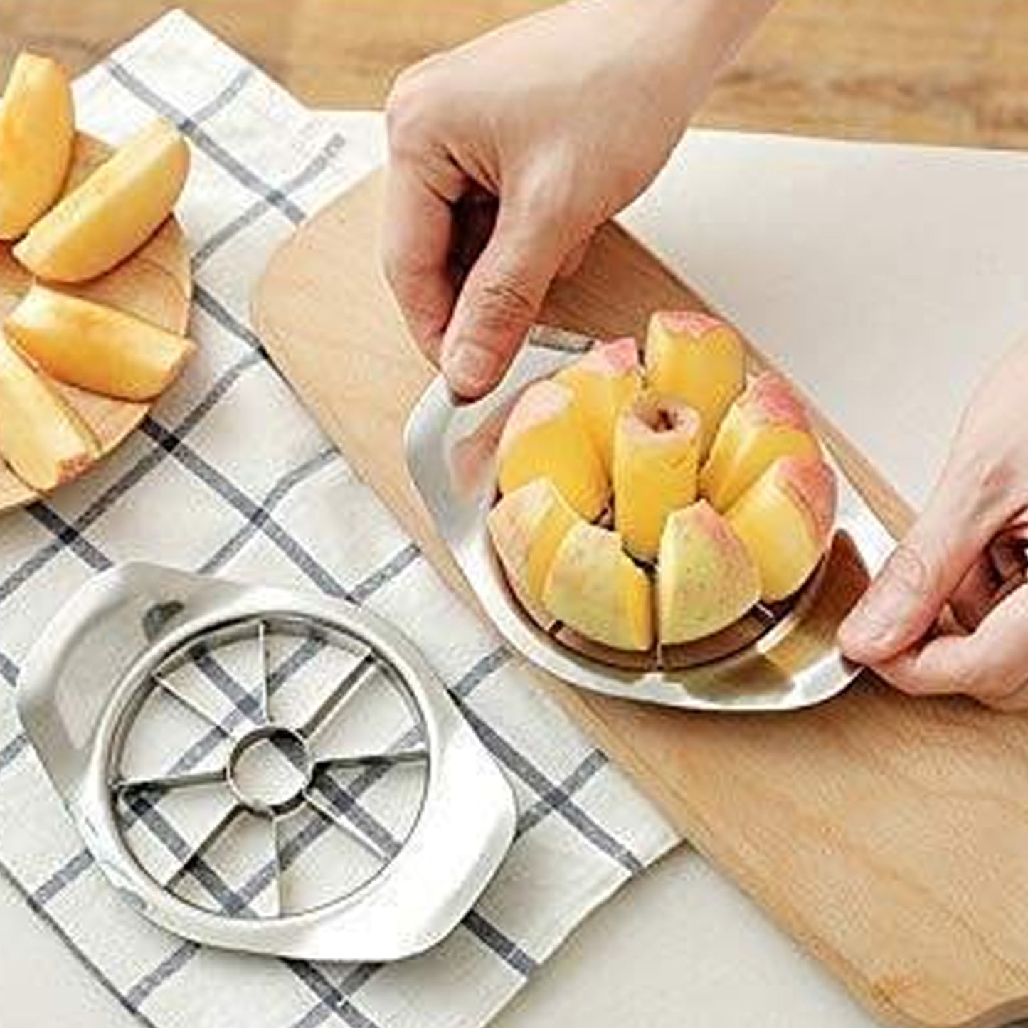 Heavy Duty Stainless Steel Apple Cutter & Slicer (1 Pc)