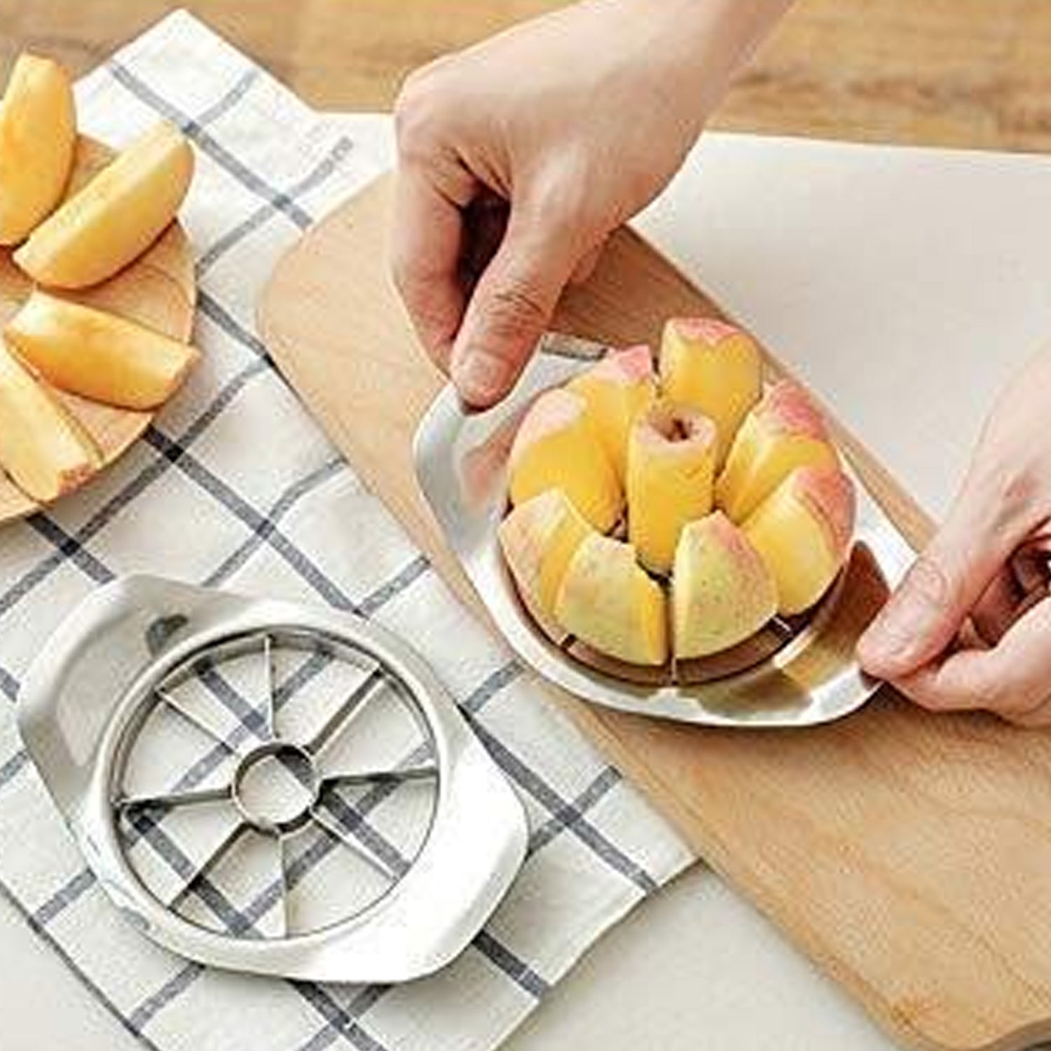 Heavy Duty Stainless Steel Apple Cutter & Slicer (1 Pc)