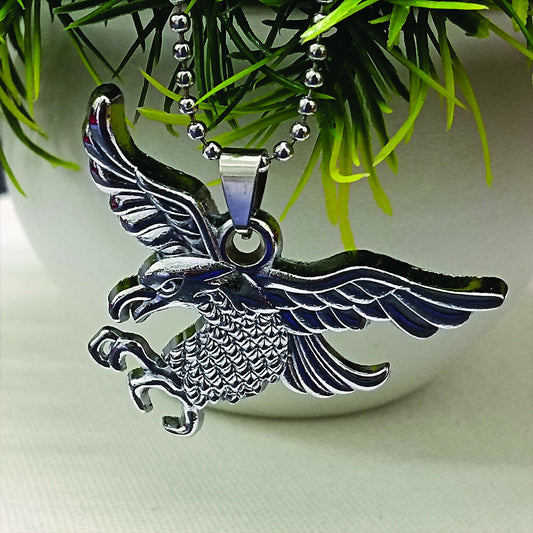 Stylish Flying Eagle chain pendent