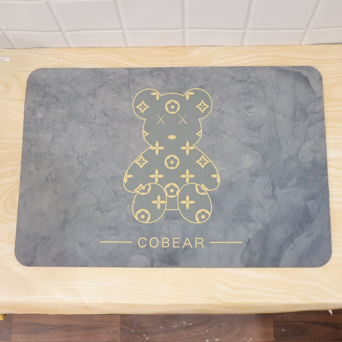 Absorbent Bathroom Mat, Grey Golden Bear Print Quick Dry Mat (1 Pc, 60x40 Cm)