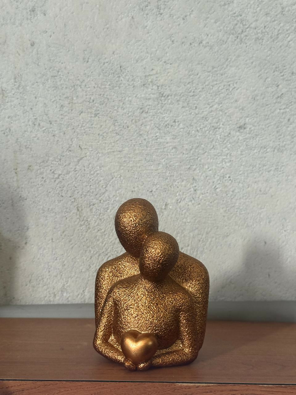 Couple Holding Heart Decorative Showpiece Romantic Home Table Décor
