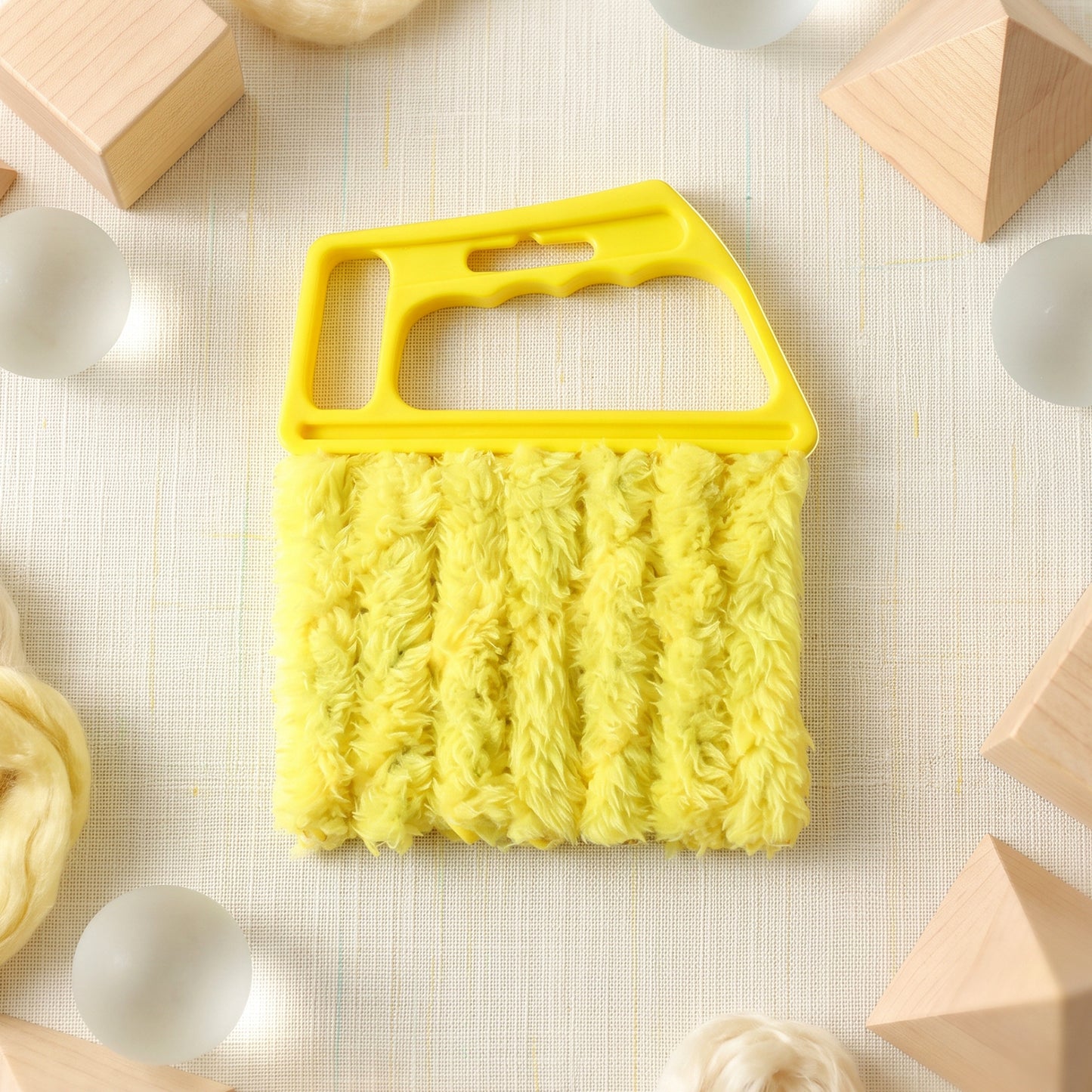 Microfiber Blind Cleaner Duster Brush for Window Blinds and AC Vents (1 Pc)