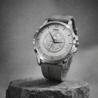 Luxury Style Analog Wrist Watch with Roman Dial & Classic Strap Design