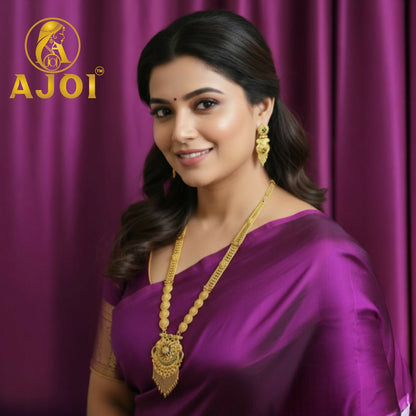 Close-up of the ornate detailed pendant in Royal Glow long necklace set