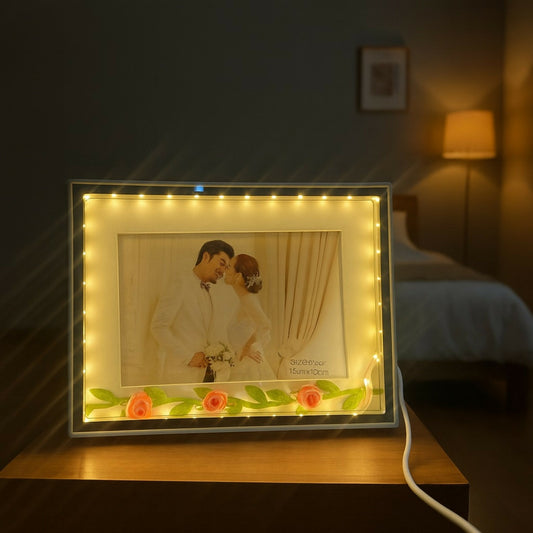 Premium LED Light Photo Frame for Home Decor | 6x4 Inch Illuminated Photo Frame with Warm White LED Border & Rose Floral Decoration | USB Powered Night Light Picture Frame for Bedroom, Living Room & Gifting
